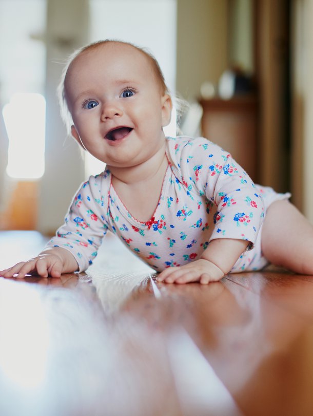 Jumppatuokio mahallaan riittää hyvin virikkeeksi vauvalle. Kuva: <span class="photographer">iStock</span>