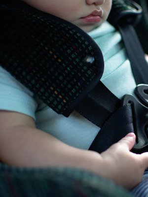 Myös käyttöominaisuudet vaikuttavat istuimen arvosanaan. Jos istuin on vaikea asentaa oikein, on suuri riski, että se ei toimi onnettomuustilanteessa oikein. Kuva: <span class="photographer">iStockphoto</span>