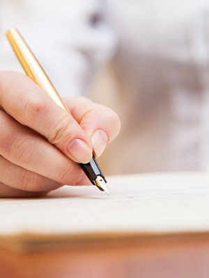 voimaannuttava kirjoittaminen ja kirjallisuusterapia apuna muutoksessa