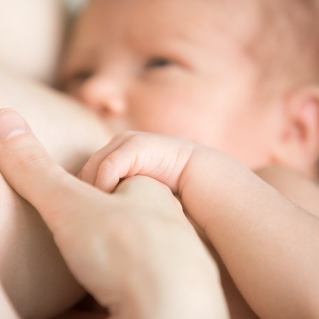 Vauvalle rakkain on äidin tuoksu. Kuva: <span class="photographer">iStockphoto</span>