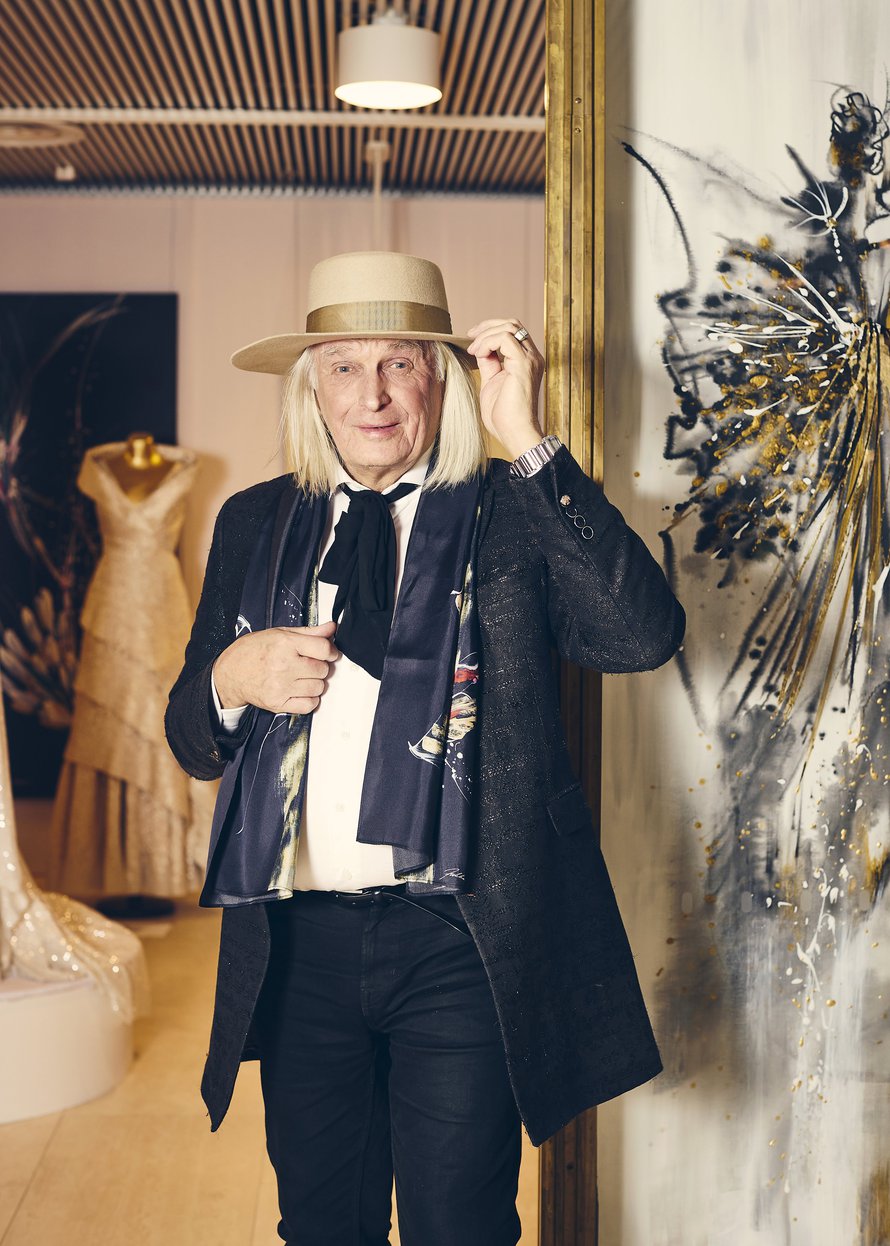 Jukka Rintala kulkee ympäri Suomea messuilla. "Kannan itse tavarat hengästymättä ja olen pystyttämässä näyttelyitä. Messuilla olen koko päivän jaloillani. Ilmeisesti kuntoni on aika hyvä."