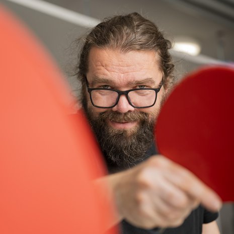 Pingis on oiva laji sekä keholle että mielelle, Mikko Kouki ajattelee.