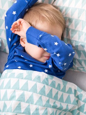 Pystyasento on yksi kurkunpääntulehduksen ensiapu. Kuva: <span class="photographer">iStockphoto</span>