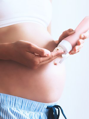 Ftalaatteja käytetään kosmeettisissa voiteissa rasvan pehmentäjänä. EU:ssa valmistettavissa tuotteissa ftalaattien määrää on rajoitettu, mutta näin ei kaikkialla ole. Kuva: <span class="photographer">iStockphoto </span>