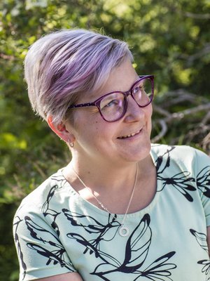 Annastiina tekee kaksivuorotyötä lähihoitajana ja hänen miehensä kolmevuorotyötä rajavartijana.