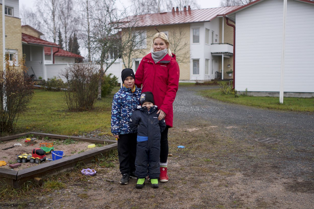Mira kaipaa apua poikiensa kiukkukohtausten hillitsemiseen. Kuva: AVA