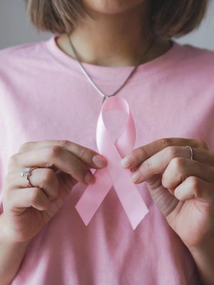 Sytostaattien yleisin sivuoire on väsymys. Ensimmäiset päivät sytostaattihoidon jälkeen menevät monella käytännössä levossa. 