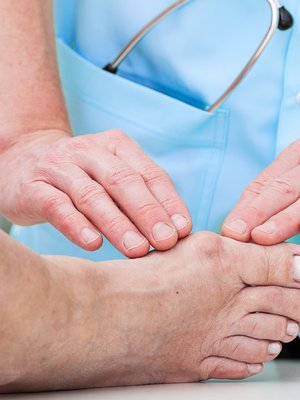 Vaivaisenluu uusii hoidosta huolimatta