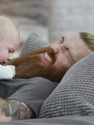 Isät ovat hyvin tyytyväisiä omaan elämäänsä, tutkimus kertoo. Kuva: <span class="photographer">iStockphoto.</span>