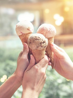 Meillä juhlitaan lapsia, jotka ovat parhaansa tehneet, ja kesäloman alkua, lukija kirjoittaa.