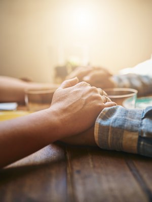 Tietyt merkit yhdistävät väkivaltaiseksi muuttuvia parisuhteita. Kuva: <span class="photographer">iStockphoto</span>