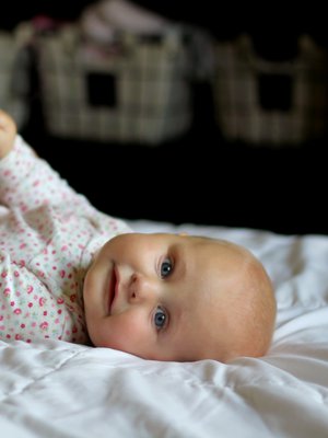 Ei kannata säikähtää, jos tunneside vastasyntyneeseen ei synny heti. Vuorovaikutus vauvan kanssa auttaa siteen muodostumisessa. Kuva: <span class="photographer">iStockphoto</span>