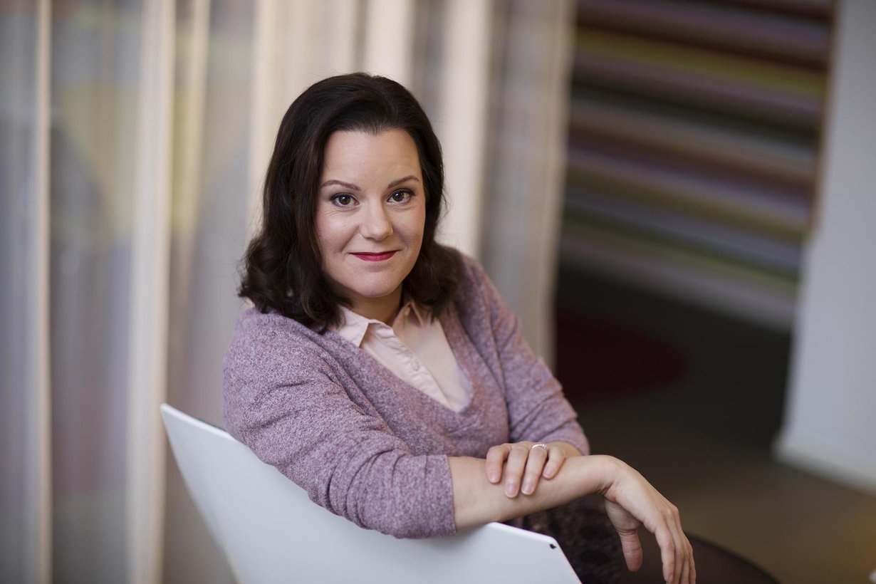 Janna Rantala neuvoo puhumaan suoremmin siitä, mitä lahjat ja tavarat merkitsevät.