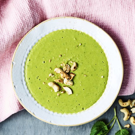 Raikas keitto on myös ilo silmälle.